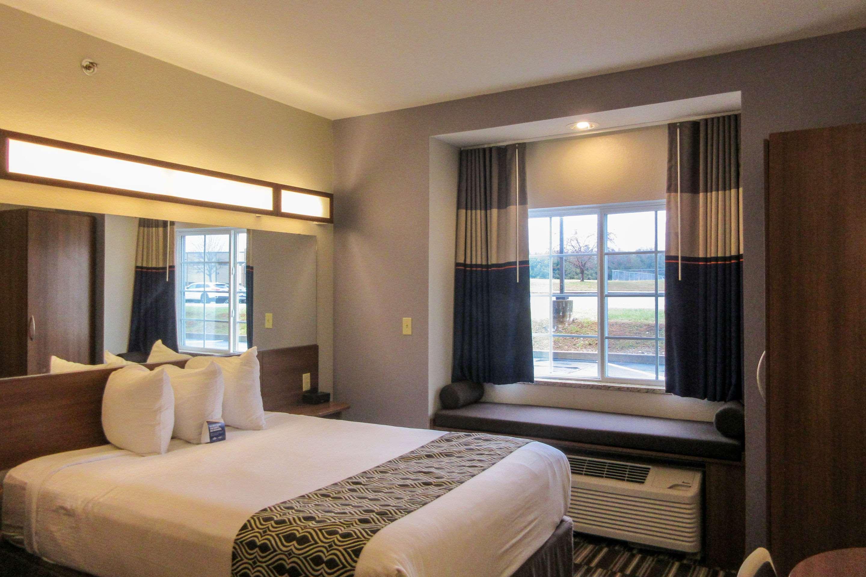 Quality Inn & Suites Caldwell I-77 Ngoại thất bức ảnh