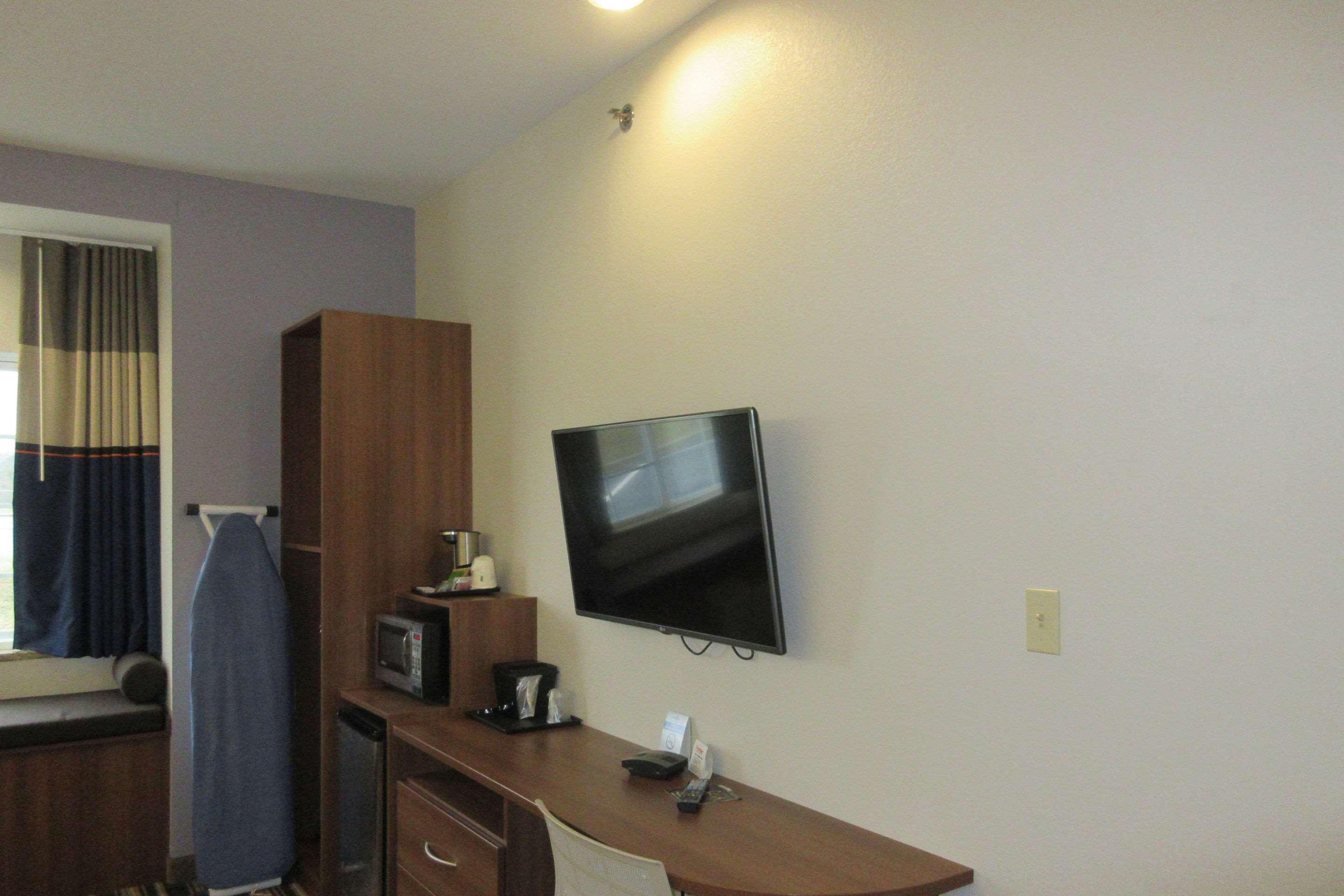 Quality Inn & Suites Caldwell I-77 Ngoại thất bức ảnh